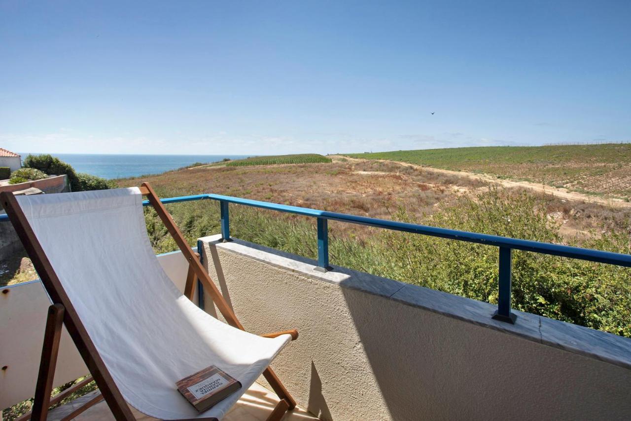 Sao Bernardino Beach House Atouguia Da Baleia Luaran gambar